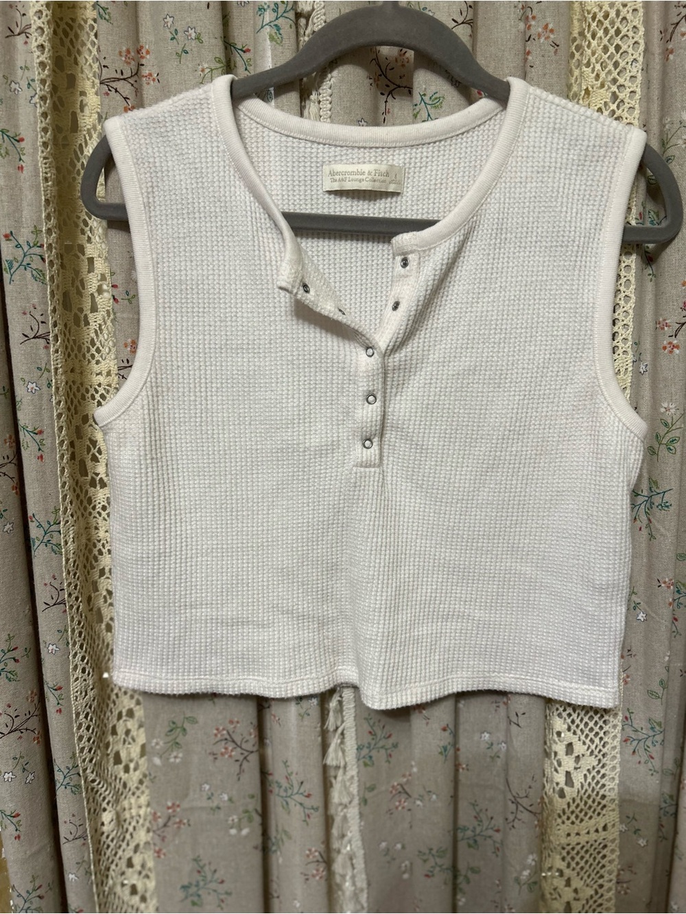 2/$28 Abercrombie & Fitch Ivory Waffle Knit Snap Henley Tank Top Small